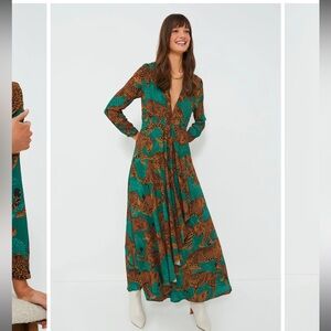 FARM Rio ARTSY LEOPARDS GREEN LONG SLEEVE V NECKLINE MAXI DRESS